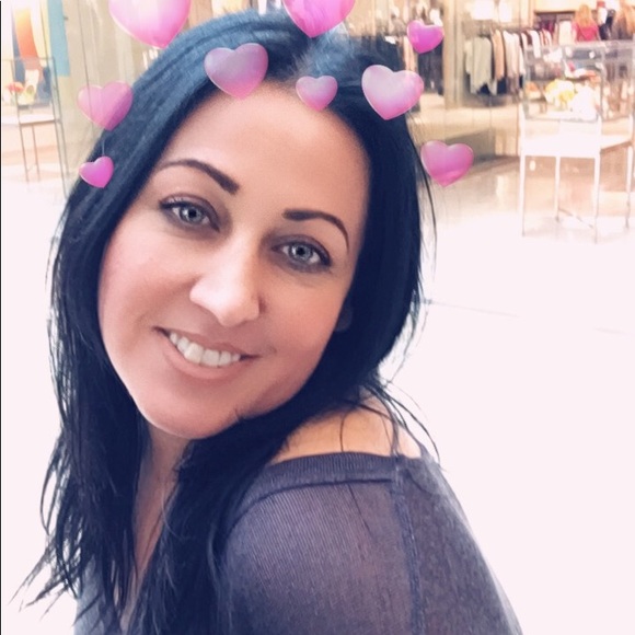 Meet your Posher, Linda - Picture 1 of 1